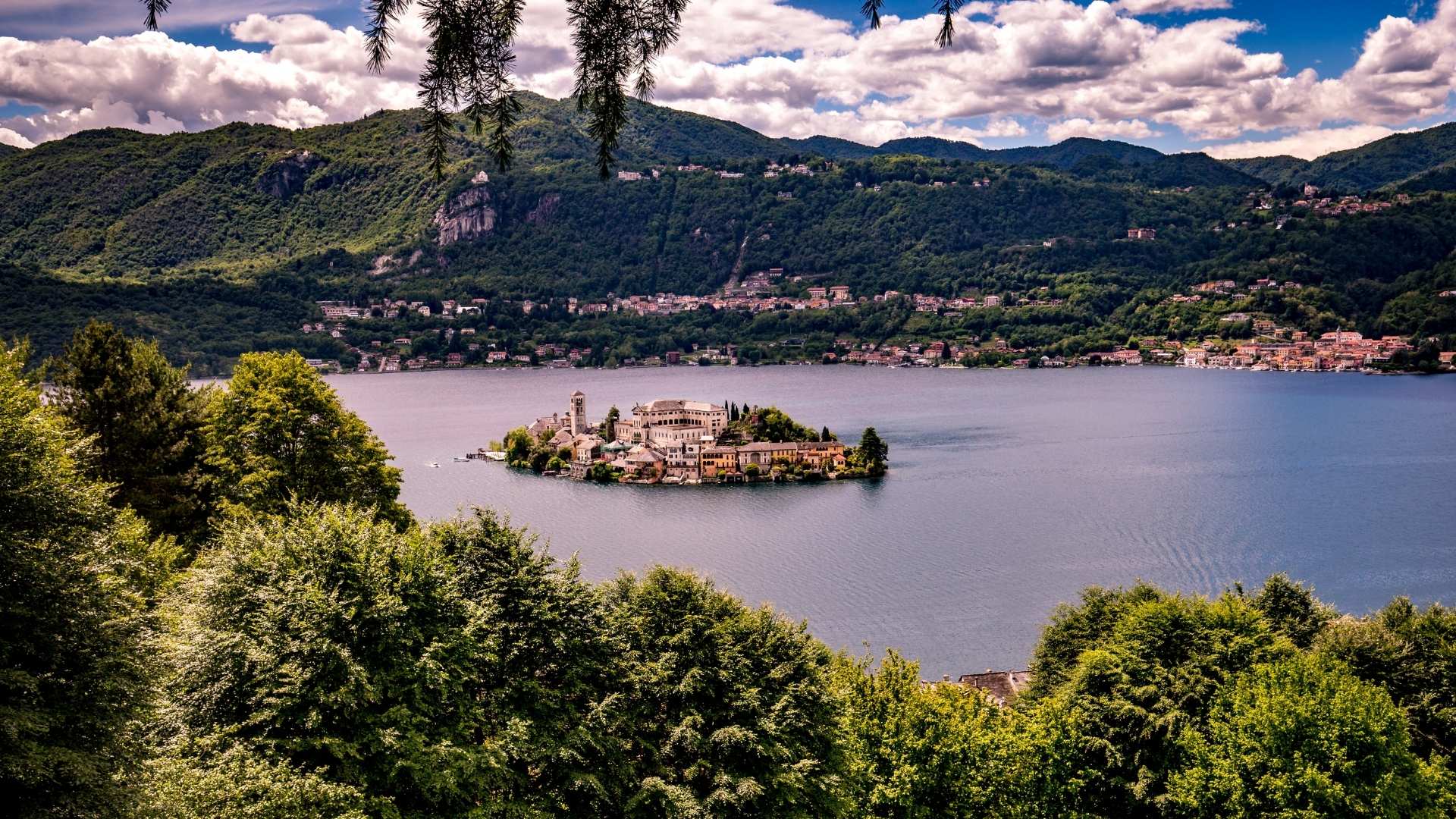 coach holidays to lake orta